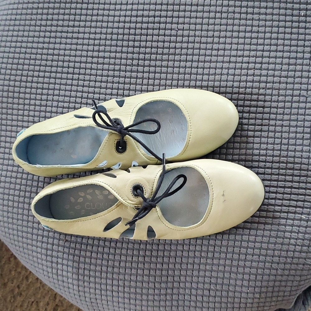 Cloud Comfortable Shoes - image 1